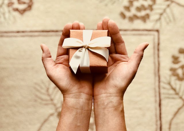 Valentine’s Day Gift Ideas for Girlfriend Under Rs. 500