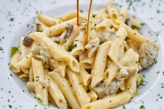 How to Make White Sauce Pasta without Maida?
